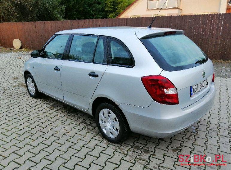 2008' Skoda Fabia photo #1