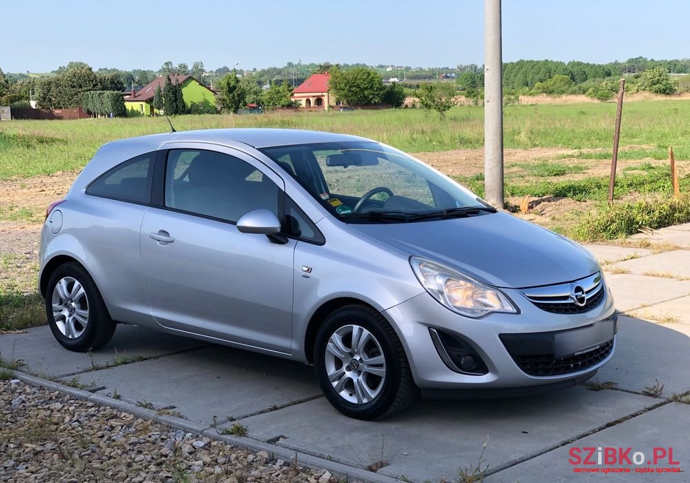 2011' Opel Corsa photo #1