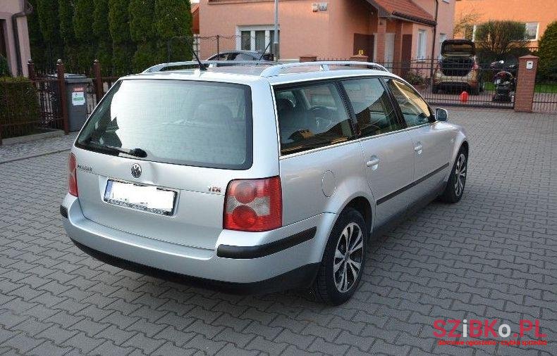 2002' Volkswagen Passat photo #2