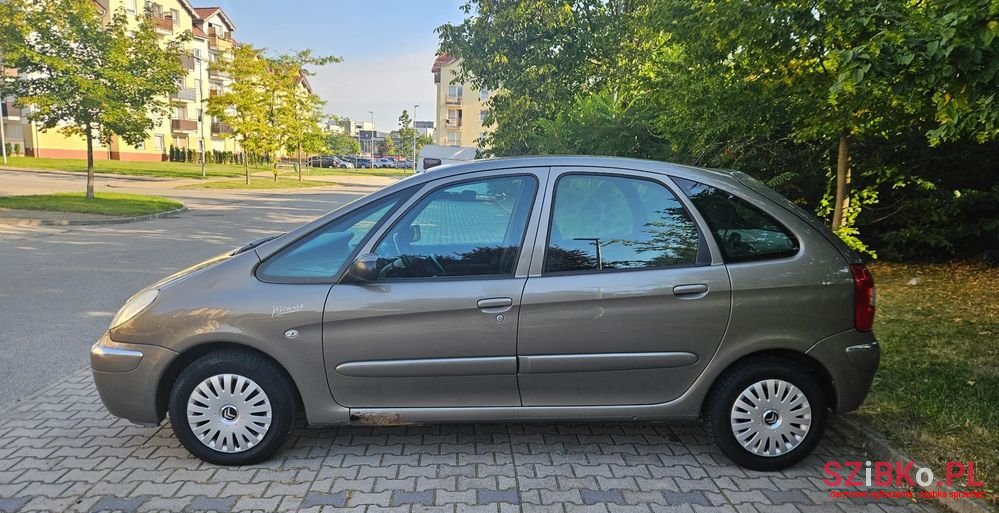 2008' Citroen Xsara Picasso photo #3