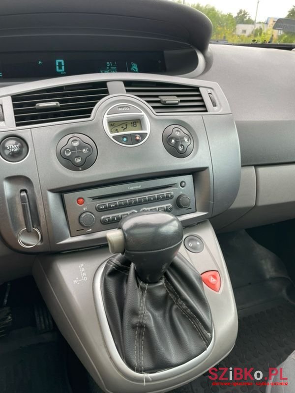 2004' Renault Scenic photo #2