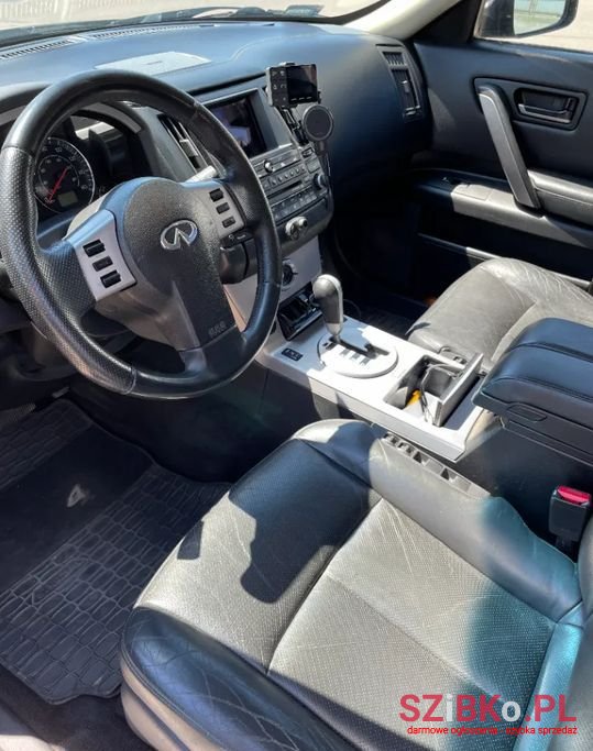 2005' Infiniti FX photo #4