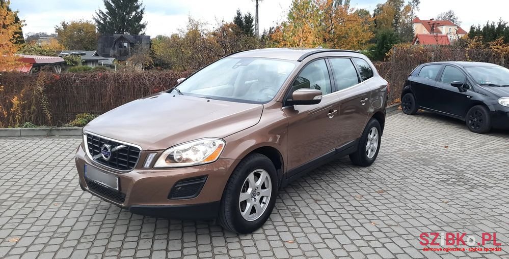 2011' Volvo Xc 60 D3 Momentum photo #1