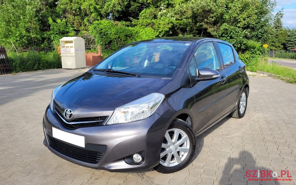 2013' Toyota Yaris photo #4