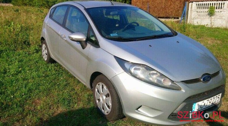 2011' Ford Fiesta photo #1