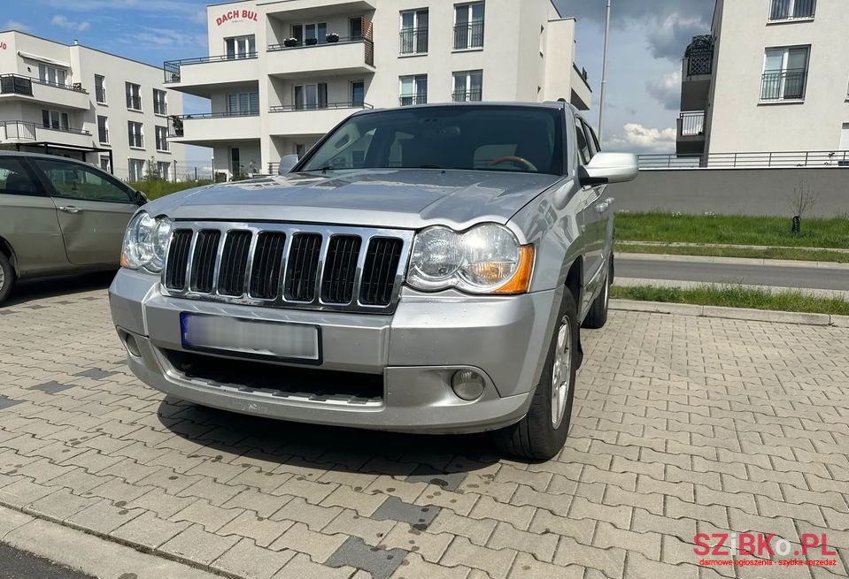 2005' Jeep Grand Cherokee photo #2