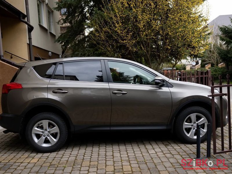 2013' Toyota RAV4 photo #2