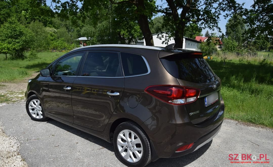 2017' Kia Carens photo #4