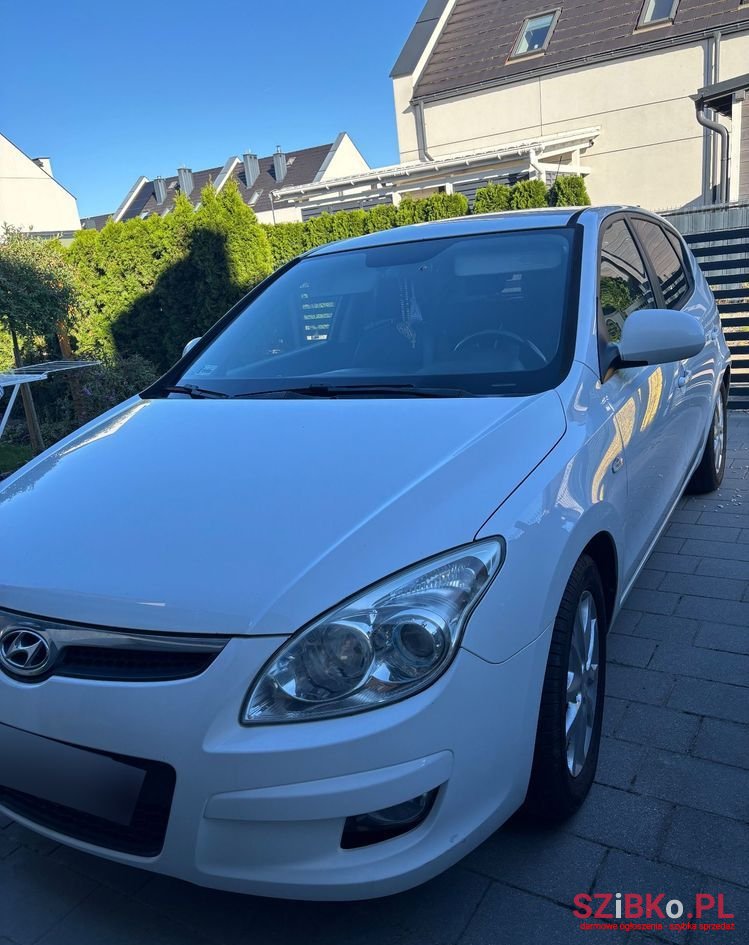 2008' Hyundai i30 1.6 Crdi Premium photo #3