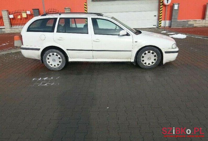 2002' Skoda Octavia photo #1