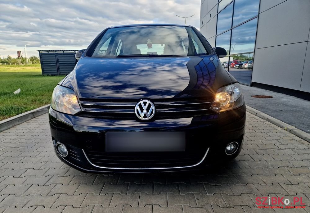 2009' Volkswagen Golf Plus photo #4