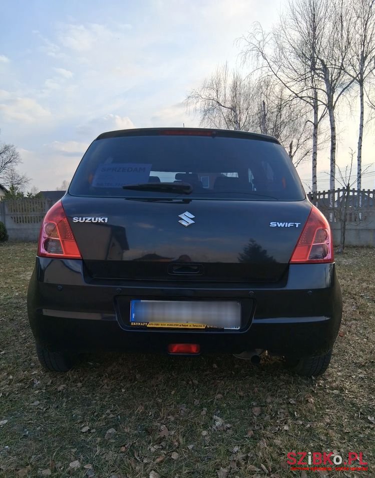 2009' Suzuki Swift photo #2
