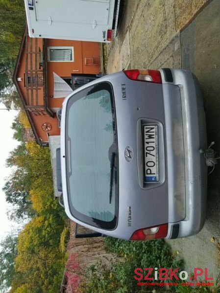 2000' Hyundai Trajet photo #1