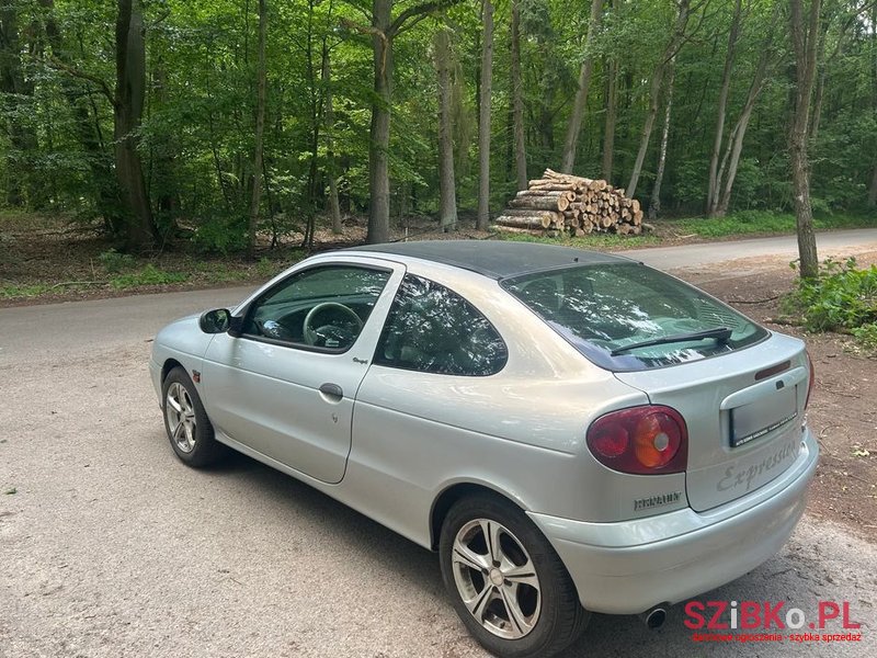 2001' Renault Megane photo #6