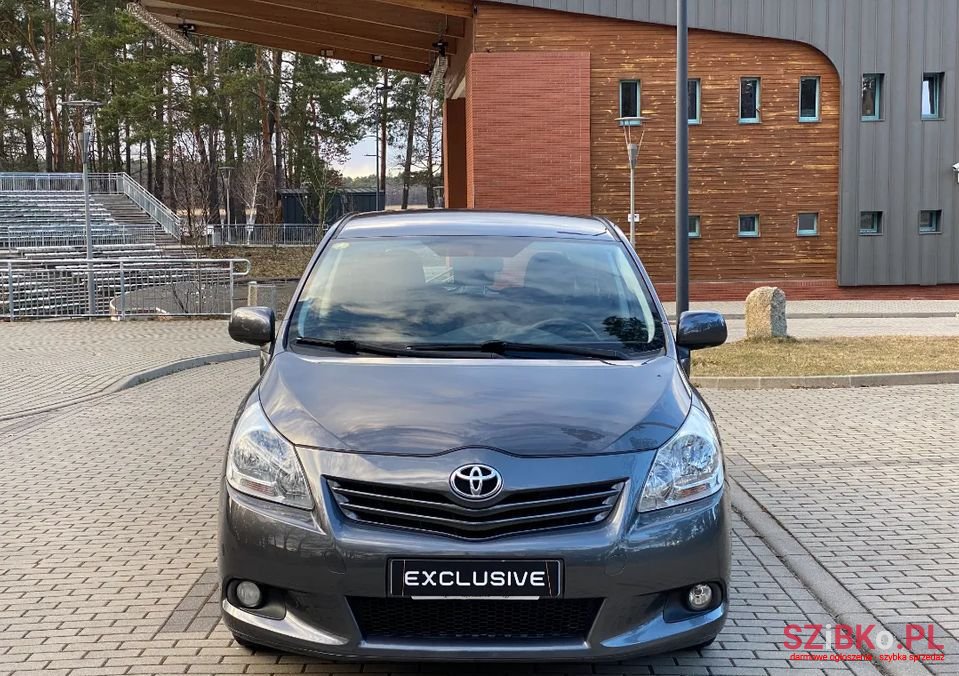 2009' Toyota Verso photo #3