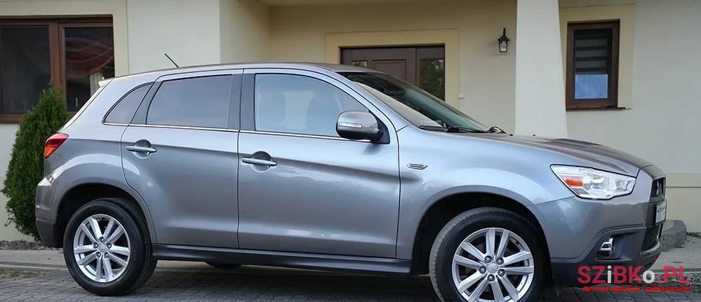 2011' Mitsubishi ASX photo #6