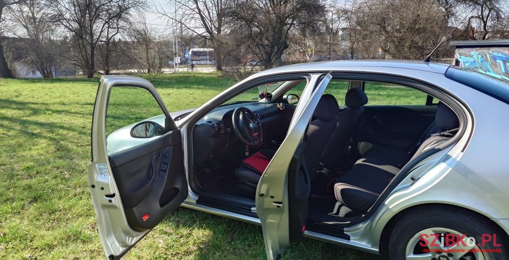 2004' SEAT Toledo 1.9 Tdi Signo photo #5