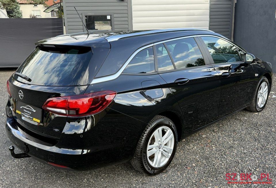 2019' Opel Astra photo #4