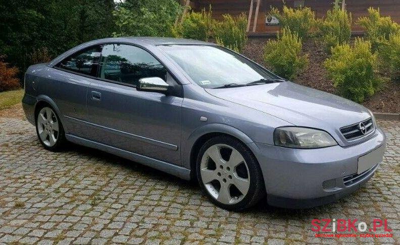 2004' Opel Astra photo #1