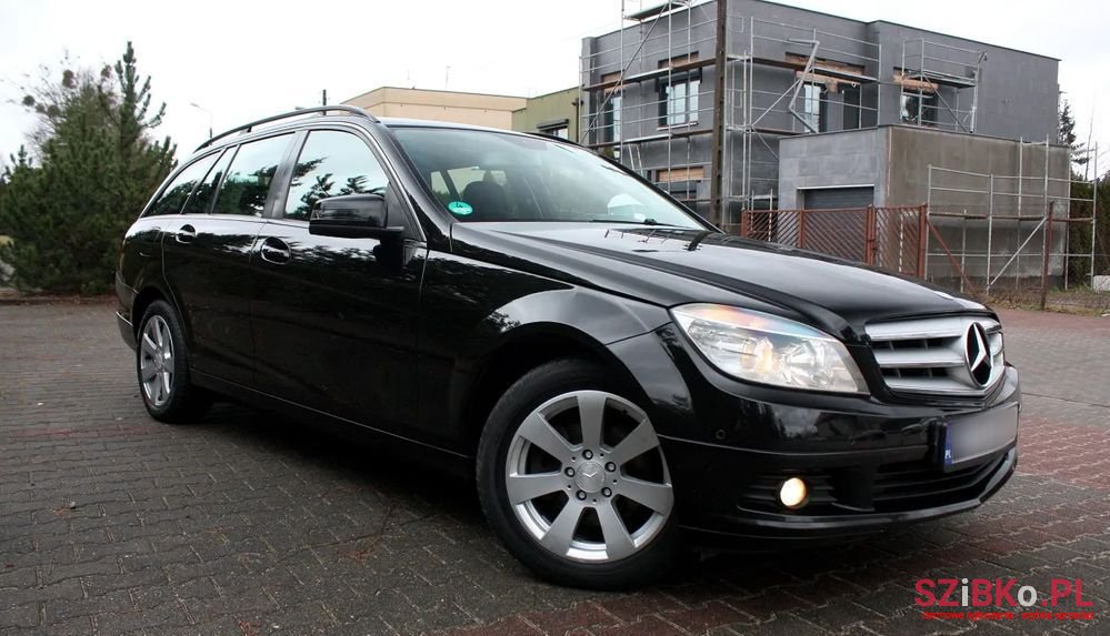 2008' Mercedes-Benz C-Class photo #3