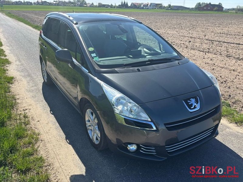 2010' Peugeot 5008 photo #4