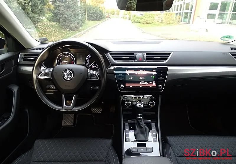 2018' Skoda Superb photo #6