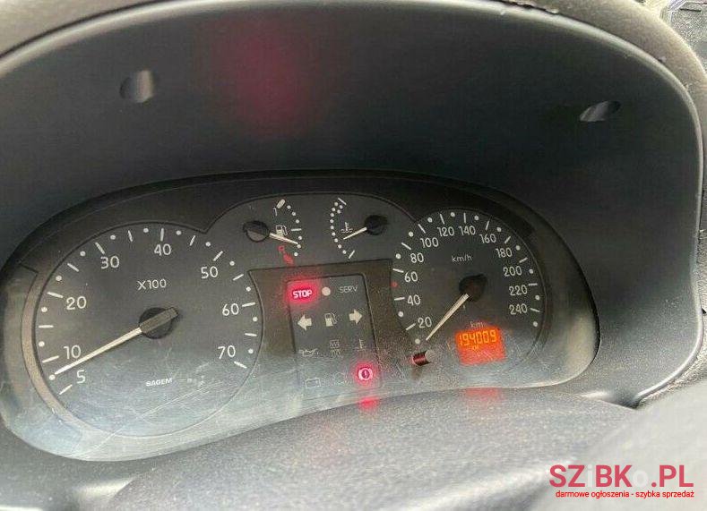 2000' Renault Clio photo #2