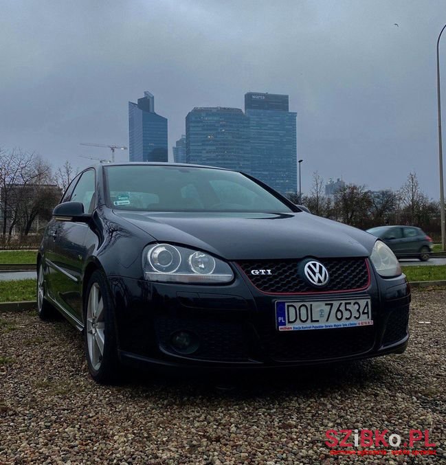 2005' Volkswagen Golf photo #1