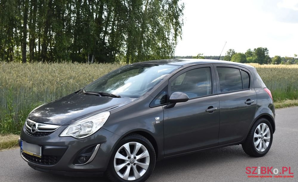 2012' Opel Corsa photo #2