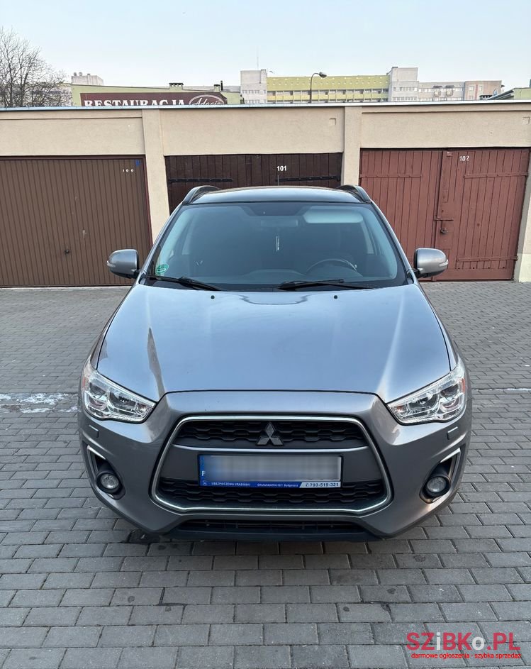 2013' Mitsubishi ASX photo #2