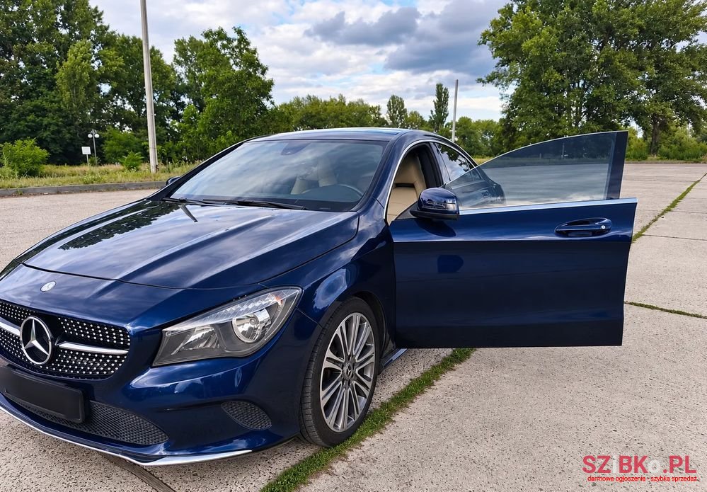 2017' Mercedes-Benz CLA 250 4-Matic photo #6