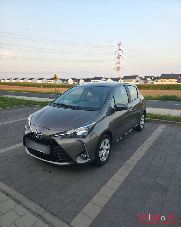 2020' Toyota Yaris 1.5 Premium photo #1