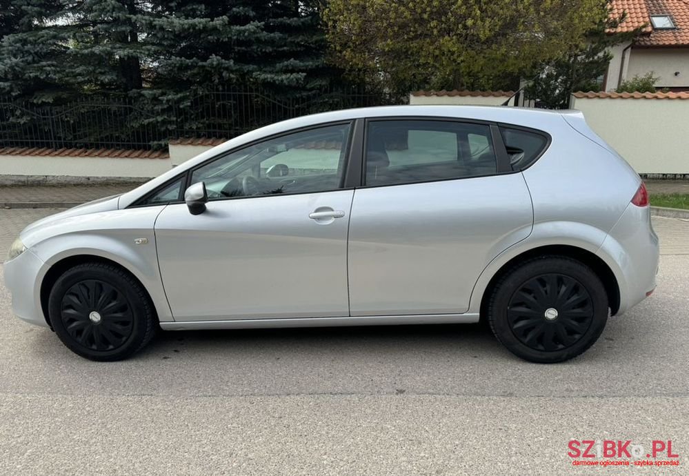 2007' SEAT Leon photo #3