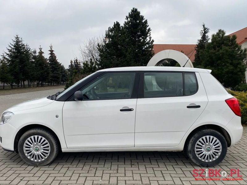 2009' Skoda Fabia 1.4 Tdi Classic photo #2