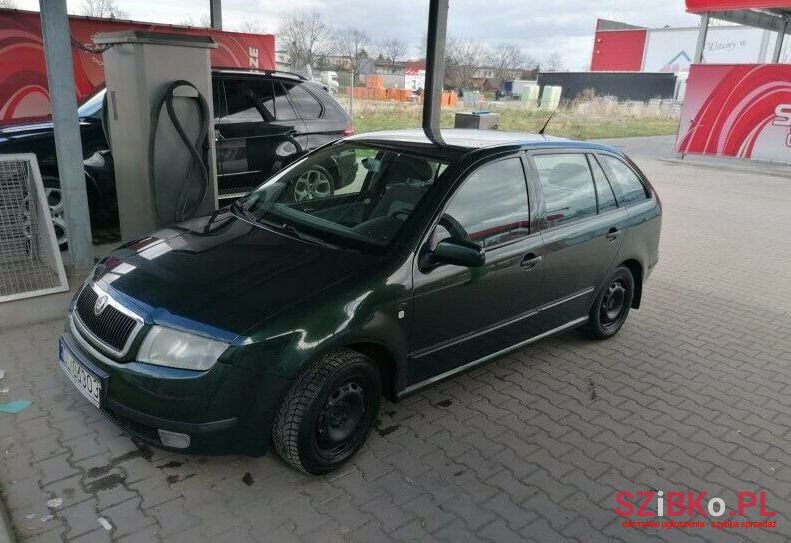 2001' Skoda Fabia photo #1