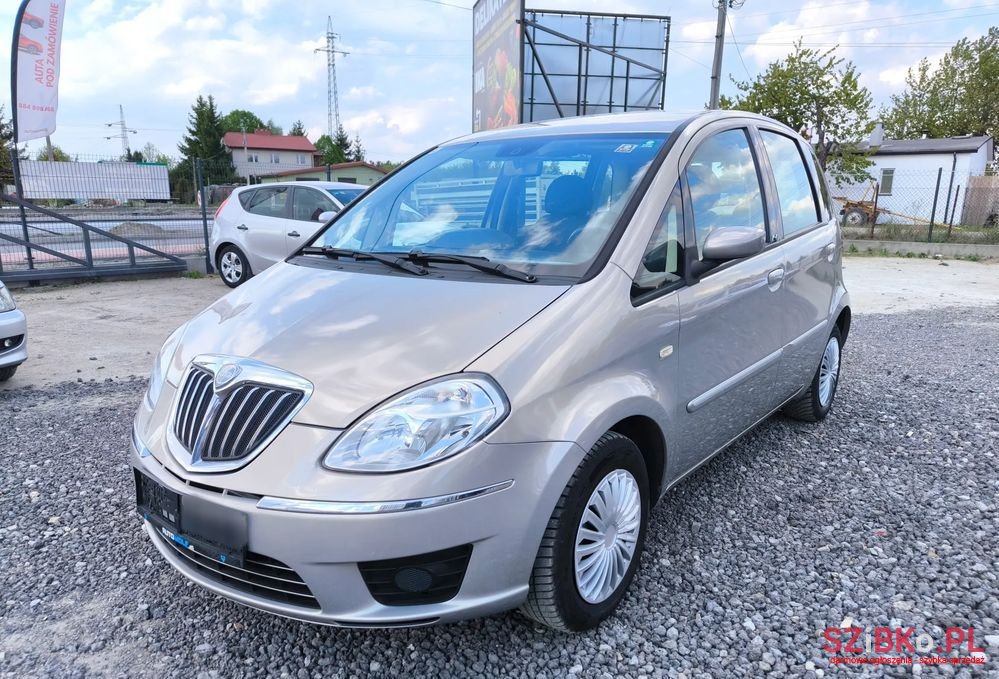 2009' Lancia Musa 1.4 8V photo #1