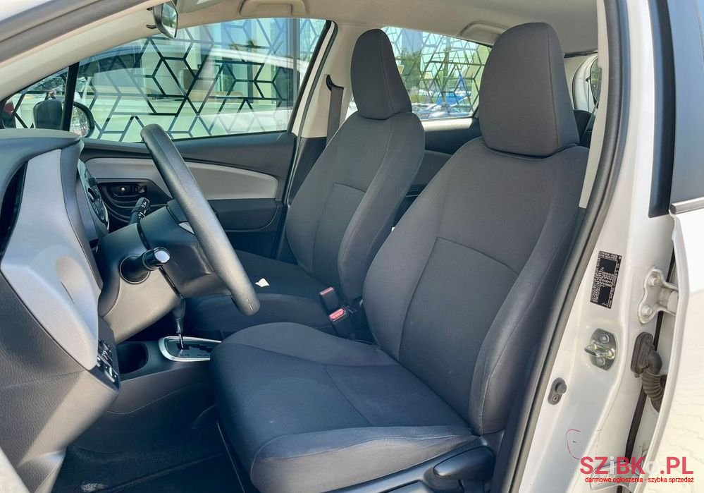 2020' Toyota Yaris photo #5