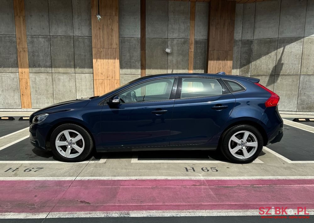 2014' Volvo V40 T2 photo #2