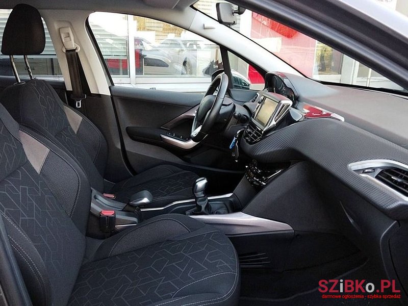 2016' Peugeot 2008 photo #6