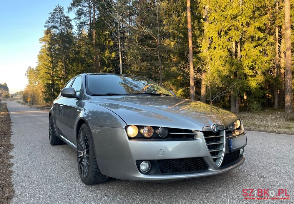 2007' Alfa Romeo 159 photo #2