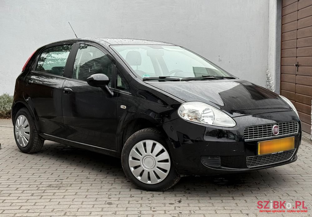 2009' Fiat Grande Punto photo #2
