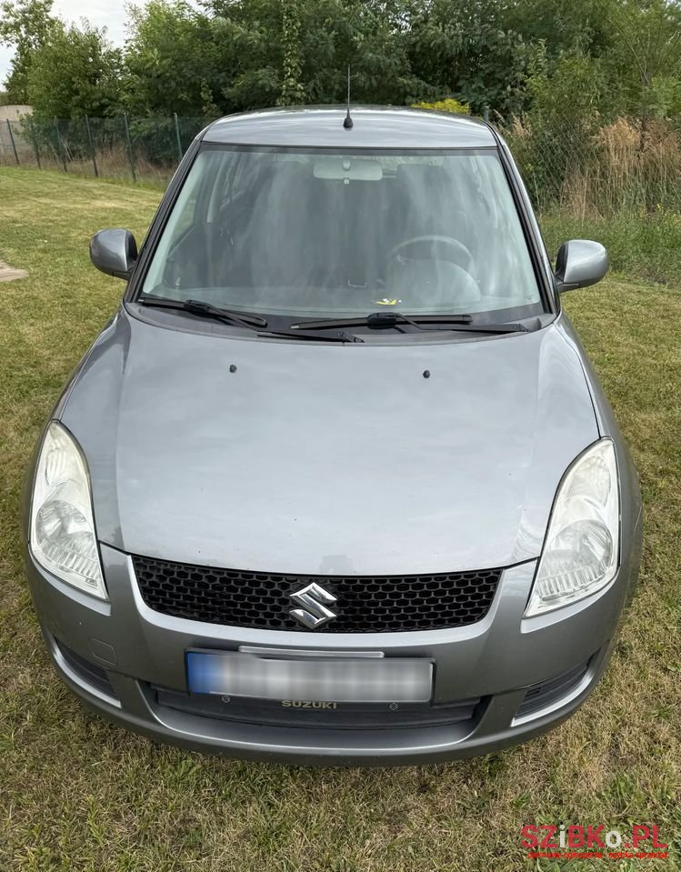2009' Suzuki Swift photo #2