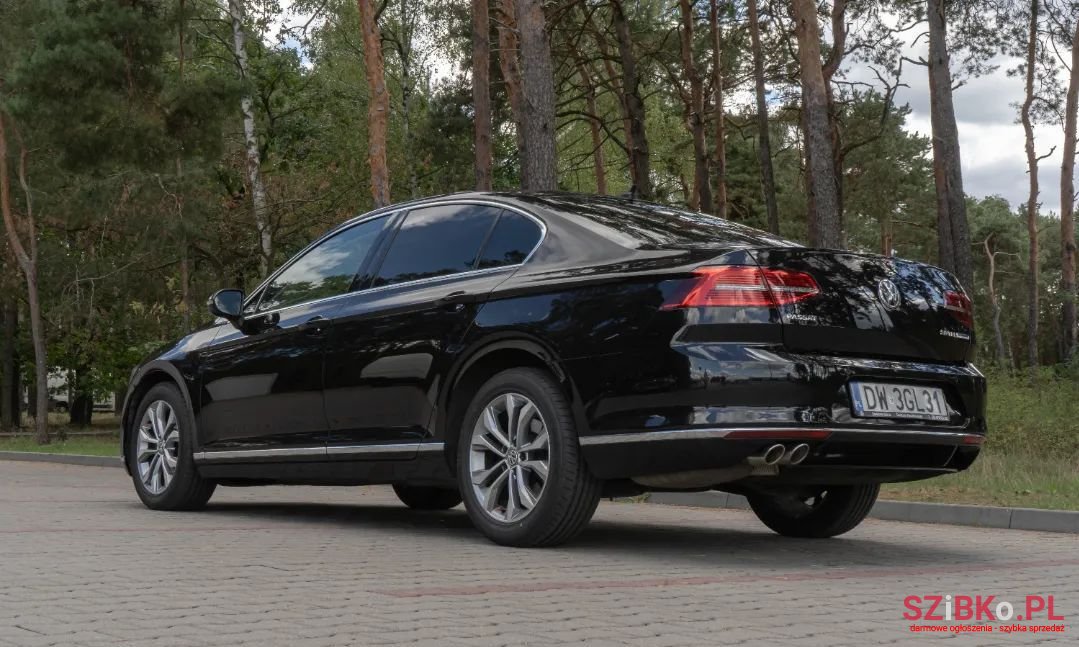 2015' Volkswagen Passat photo #4