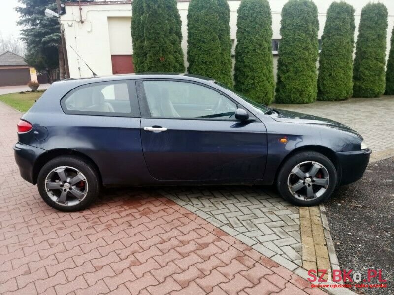 2002' Alfa Romeo 147 photo #4