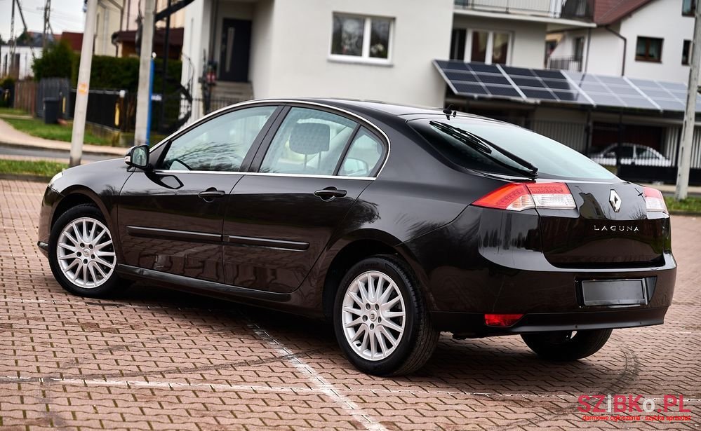 2009' Renault Laguna photo #3