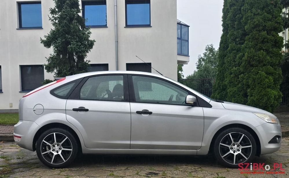 2009' Ford Focus photo #2