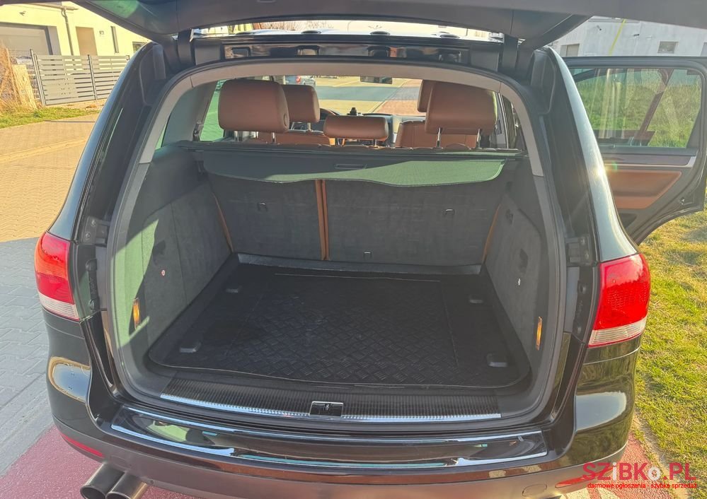 2005' Volkswagen Touareg photo #4