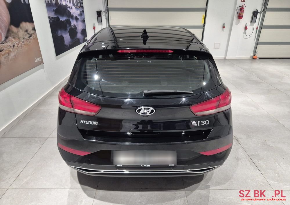 2022' Hyundai i30 1.0 T-Gdi Premium photo #6