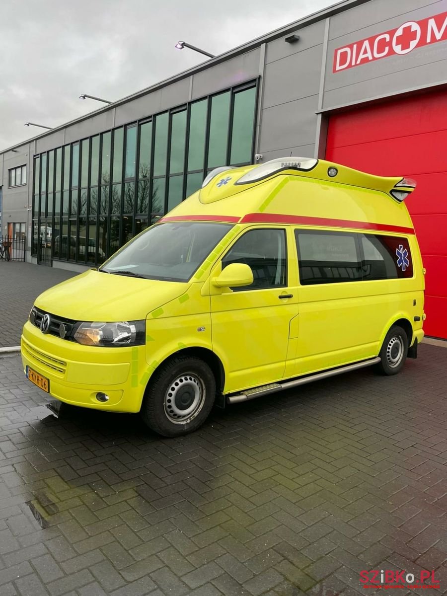 2013' Volkswagen T5 Kombi 2.0 TDI L2H1 Ambulance photo #1