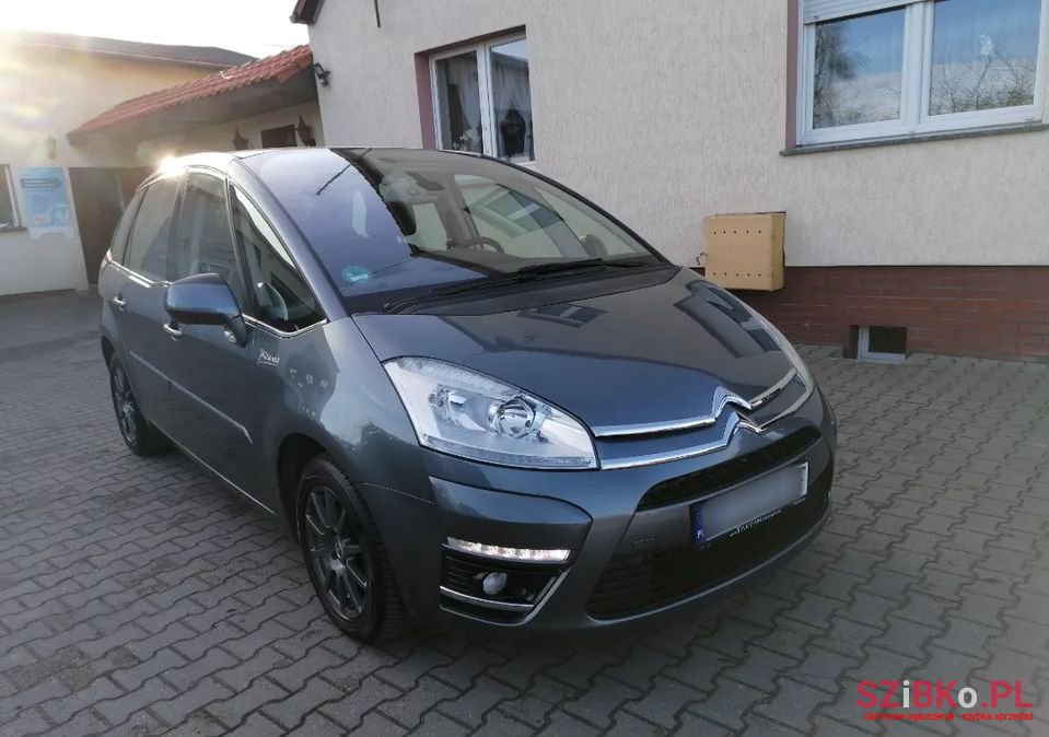2012' Citroen C4 Picasso photo #2